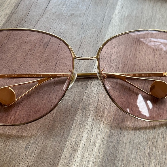 🌟 Gucci GG0252S 005 Butterfly Sunglasses - Gold Metal Frame with Pink Lenses 🌟 - Picture 3 of 11